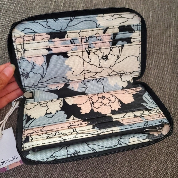 Sakroots floral PVC zip-around wallet in black peony, NWT - Picture 7 of 12